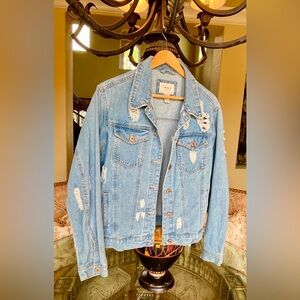 Forever 21 Distressed Denim Jacket Size Medium